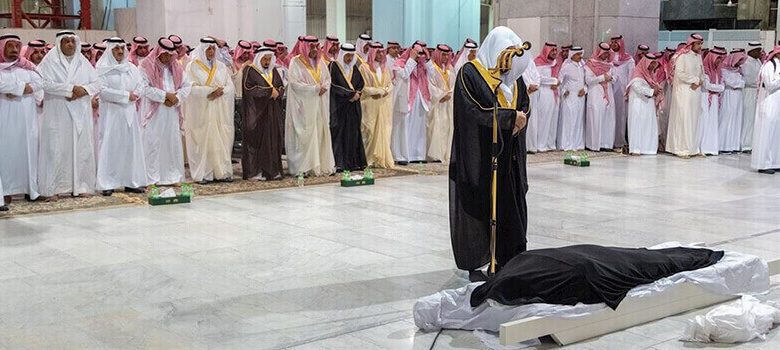 يقرأ الإمام في صلاة الجنازة دعاء الاستفتاح